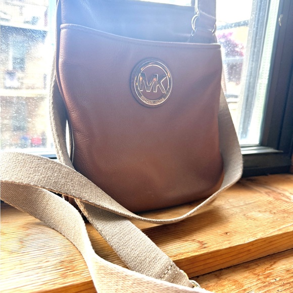 Michael Kors Tan Crossbody Bag with MK Logo - Picture 1 of 5